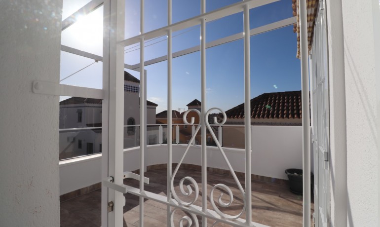 Sale - Villa -
Orihuela Costa - Villamartin