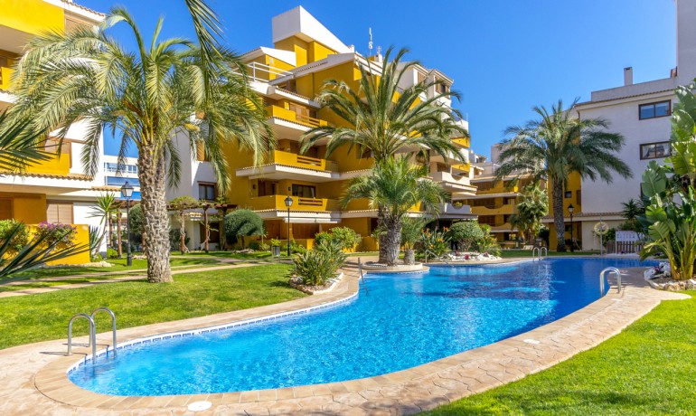 Sale - Apartment / Flat -
Torrevieja - Punta Prima