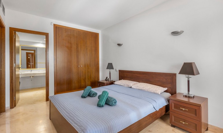 Sale - Apartment / Flat -
Torrevieja - Punta Prima