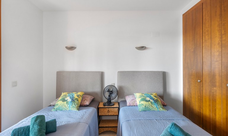 Sale - Apartment / Flat -
Torrevieja - Punta Prima