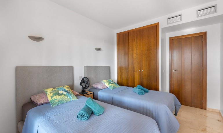 Sale - Apartment / Flat -
Torrevieja - Punta Prima