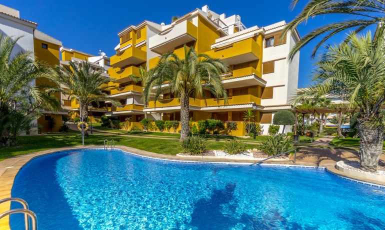Sale - Apartment / Flat -
Torrevieja - Punta Prima
