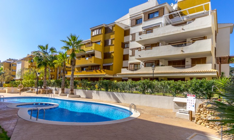 Sale - Apartment / Flat -
Torrevieja - Punta Prima