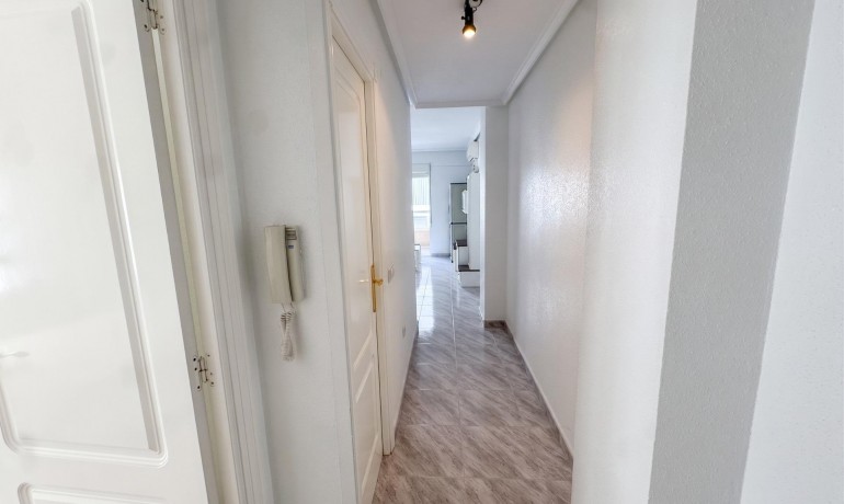 Sale - Apartment / Flat -
Torrevieja* - Estacion de autobuses