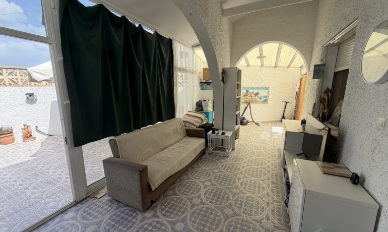 Sale - Apartment / Flat -
Villamartin