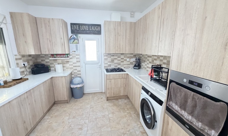 Sale - Apartment / Flat -
Villamartin