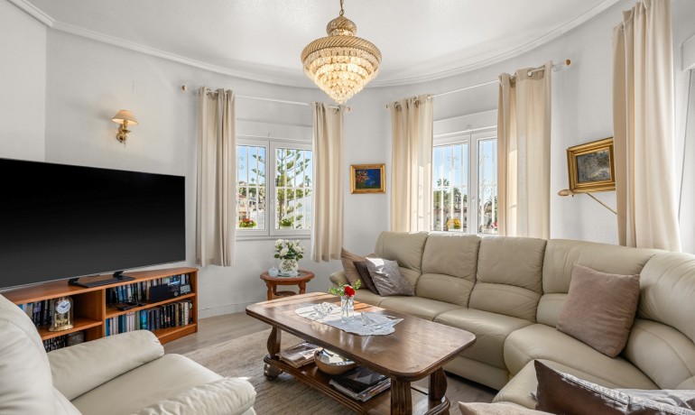 Sale - Villa -
Cuidad Quesada* - Ciudad Quesada - Rojales