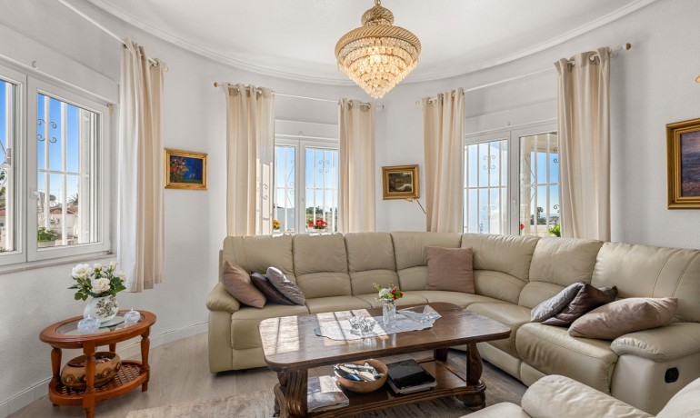 Sale - Villa -
Cuidad Quesada* - Ciudad Quesada - Rojales