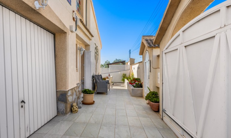 Sale - Villa -
Cuidad Quesada* - Ciudad Quesada - Rojales