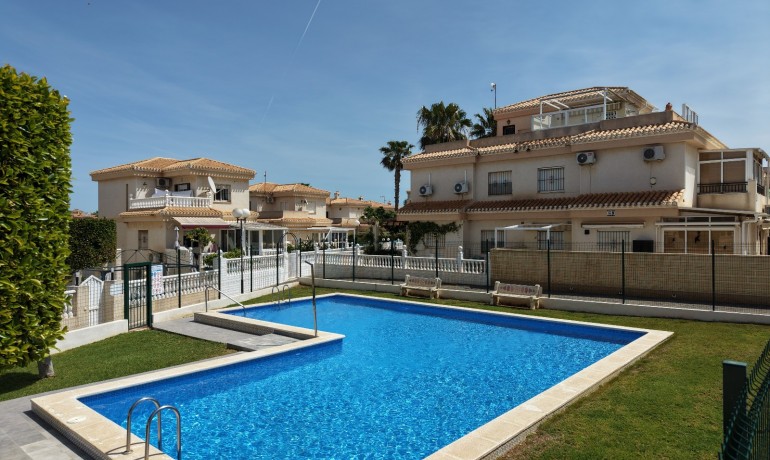 Sale - House -
Orihuela Costa - Playa Flamenca