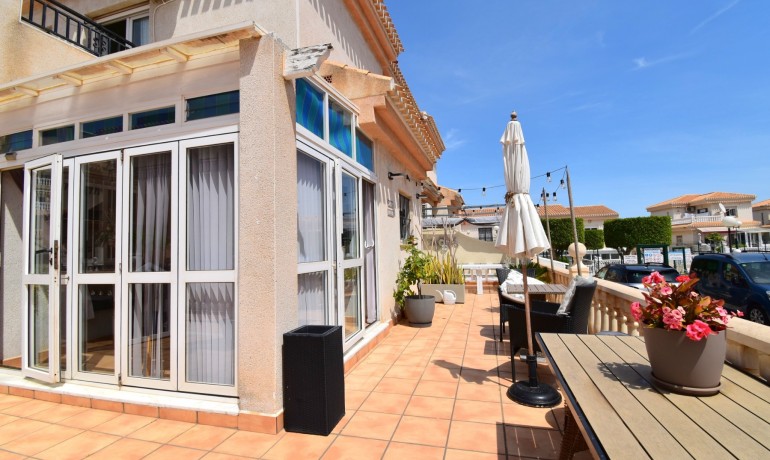 Sale - House -
Orihuela Costa - Playa Flamenca