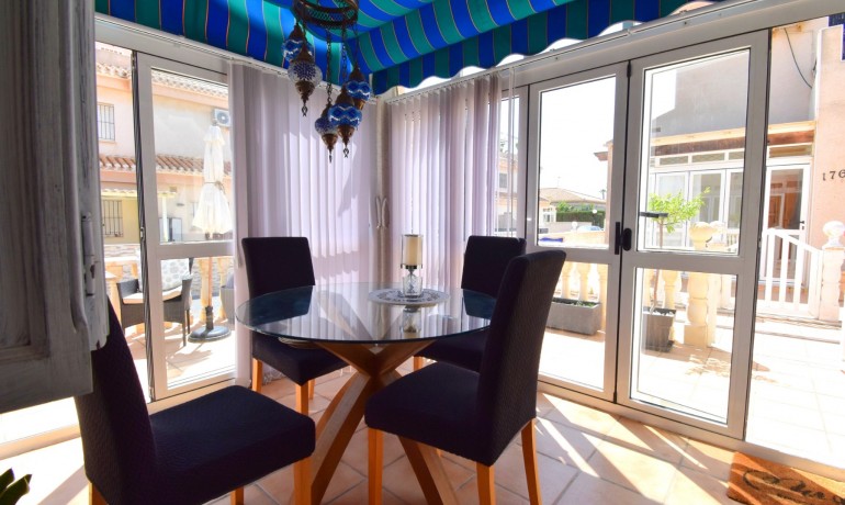 Sale - House -
Orihuela Costa - Playa Flamenca