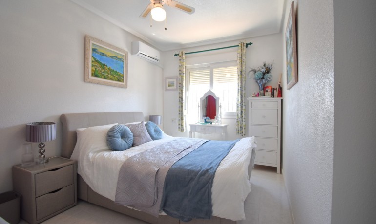 Sale - House -
Orihuela Costa - Playa Flamenca