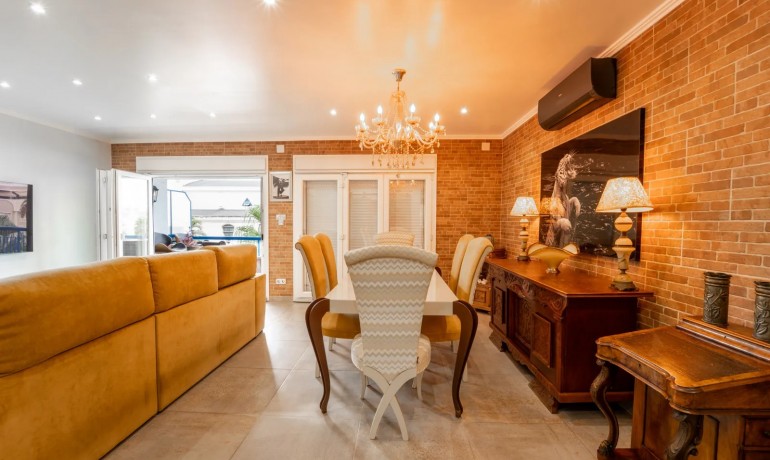 Sale - Apartment / Flat -
Torrevieja - Playa Del Cura