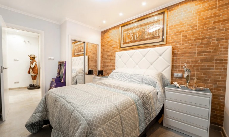 Sale - Apartment / Flat -
Torrevieja - Playa Del Cura