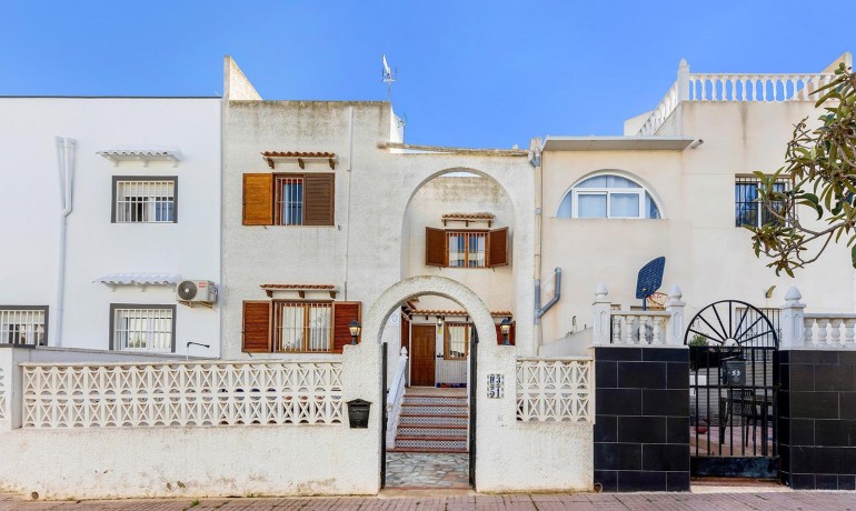 Sale - House -
Torrevieja* - Calas blanca