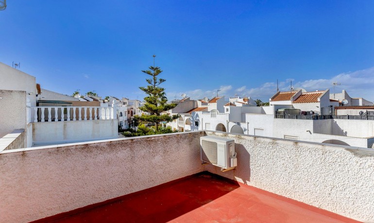 Sale - House -
Torrevieja* - Calas blanca