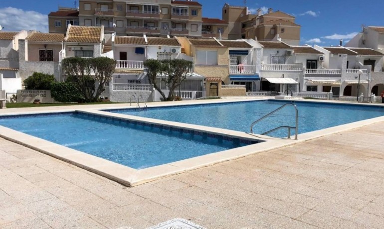 Sale - House -
Torrevieja* - Calas blanca