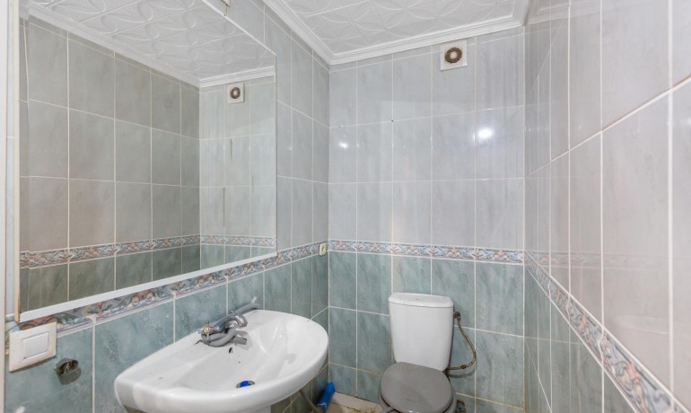 Sale - Apartment / Flat -
Torrevieja* - Centro - Muelle Pesquero