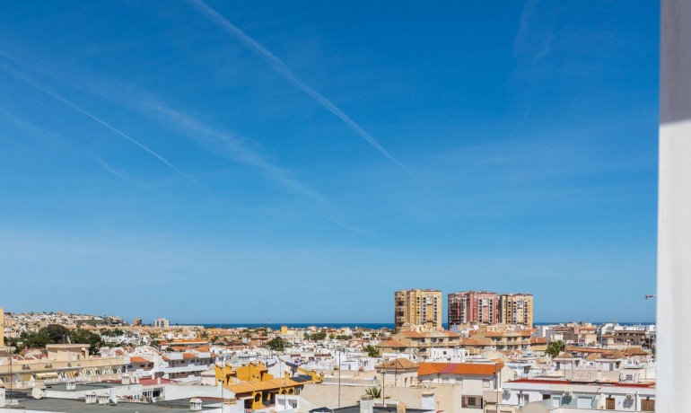 Sale - Apartment / Flat -
Torrevieja* - Playa del cura