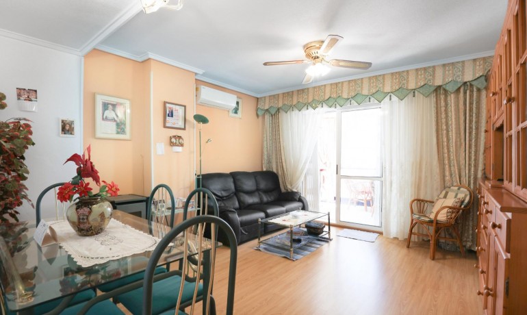 Sale - Apartment / Flat -
Torrevieja* - Playa del cura