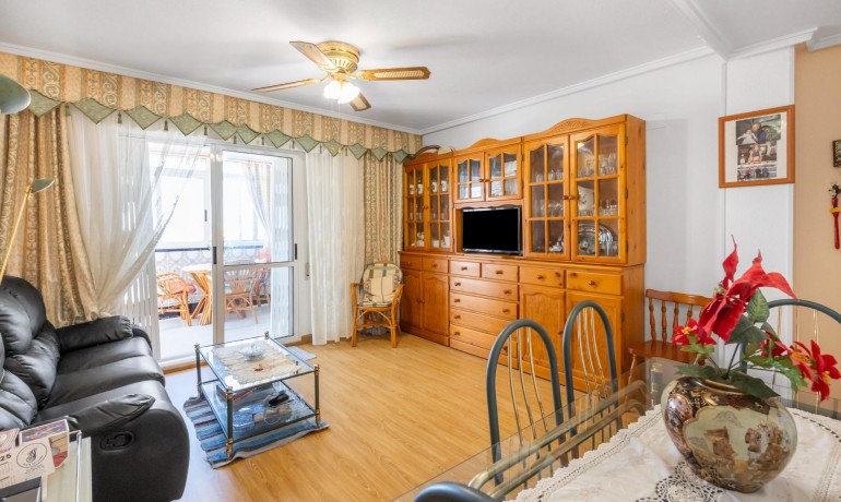 Sale - Apartment / Flat -
Torrevieja* - Playa del cura