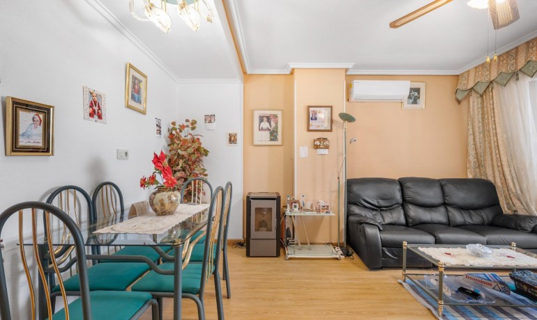 Sale - Apartment / Flat -
Torrevieja* - Playa del cura