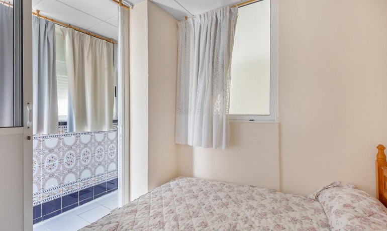 Sale - Apartment / Flat -
Torrevieja* - Playa del cura
