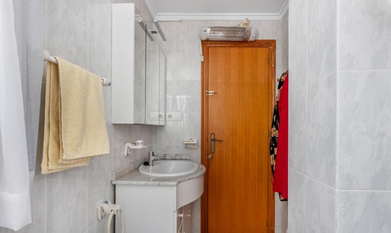 Sale - Apartment / Flat -
Torrevieja* - Playa del cura