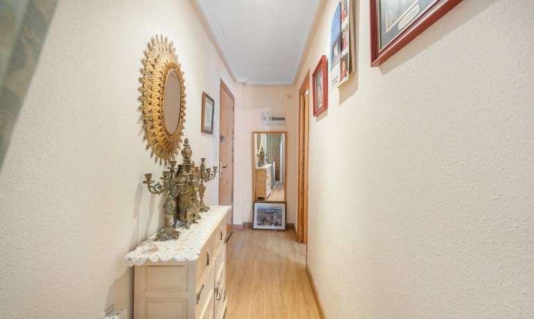 Sale - Apartment / Flat -
Torrevieja* - Playa del cura