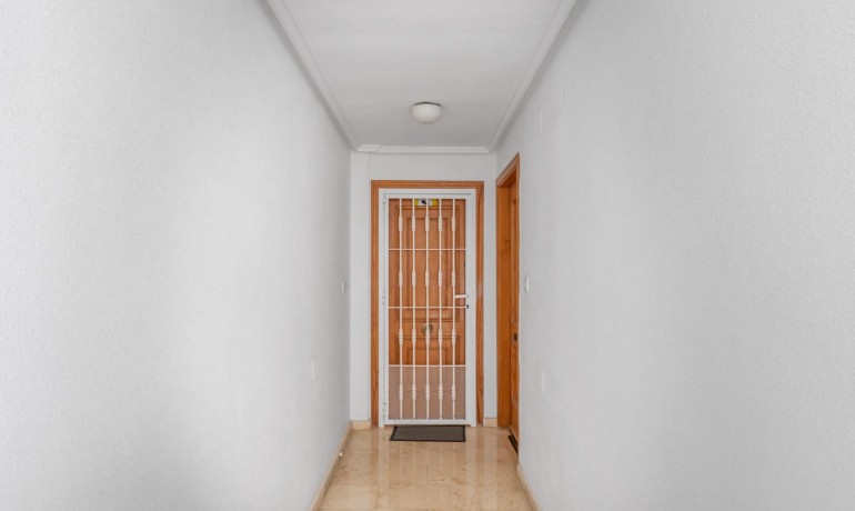 Sale - Apartment / Flat -
Torrevieja* - Playa del cura