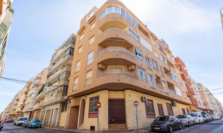 Sale - Apartment / Flat -
Torrevieja* - Playa del cura