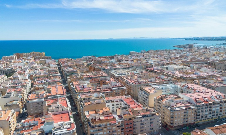 Sale - Apartment / Flat -
Torrevieja* - Playa del cura