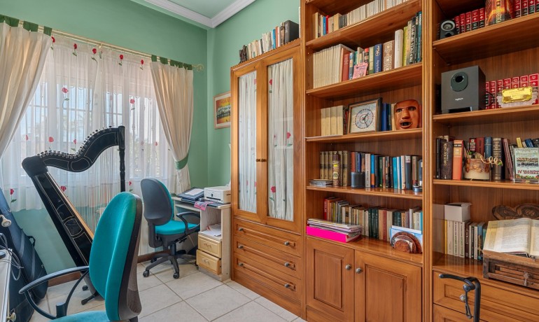 Sale - Villa -
Torrevieja - Torre La Mata