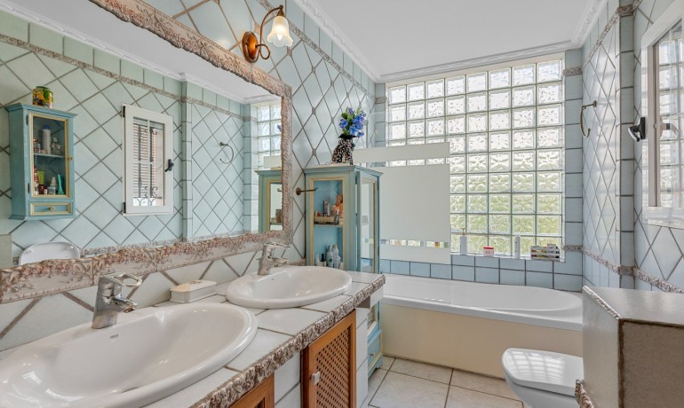 Sale - Villa -
Torrevieja - Torre La Mata