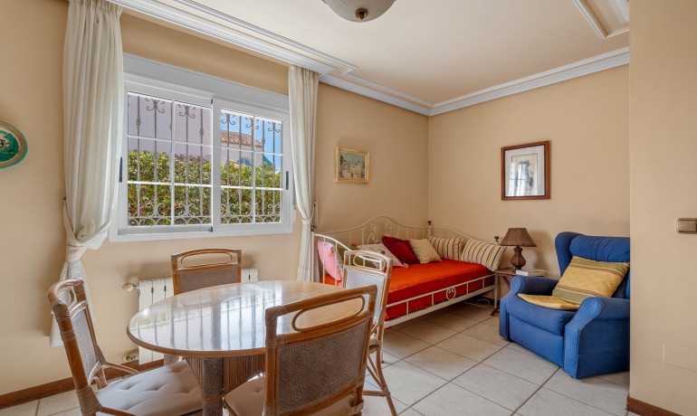 Sale - Villa -
Torrevieja - Torre La Mata