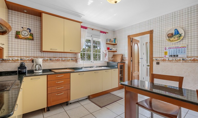 Sale - Villa -
Torrevieja - Torre La Mata