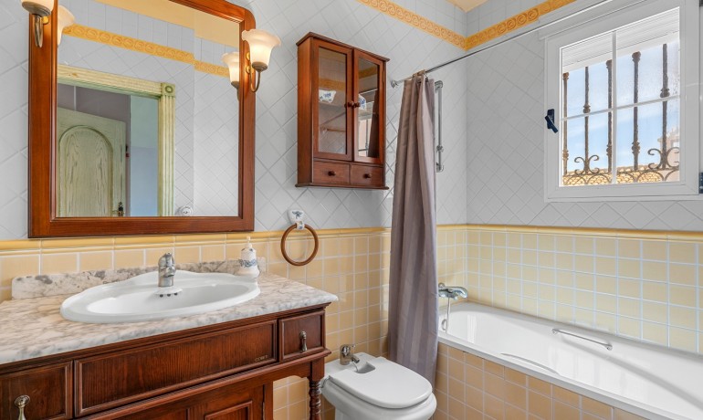 Sale - Villa -
Torrevieja - Torre La Mata