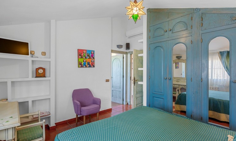 Sale - Villa -
Torrevieja - Torre La Mata