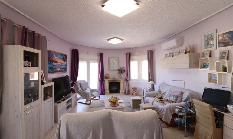 Herverkoop - Villa -
Benimar