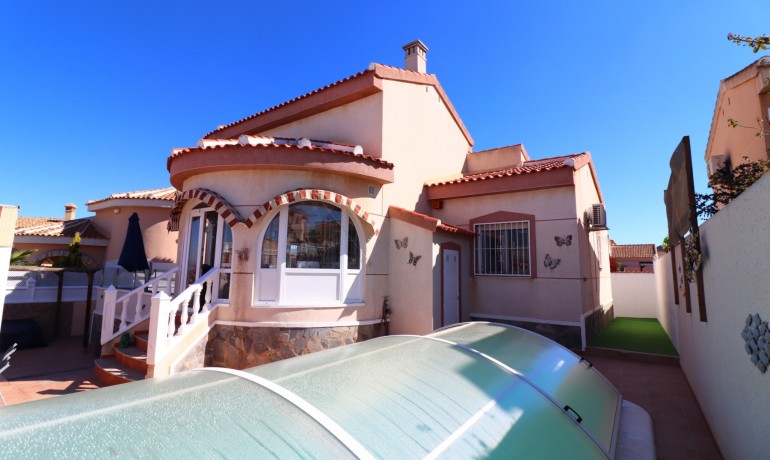 Herverkoop - Villa -
Benimar