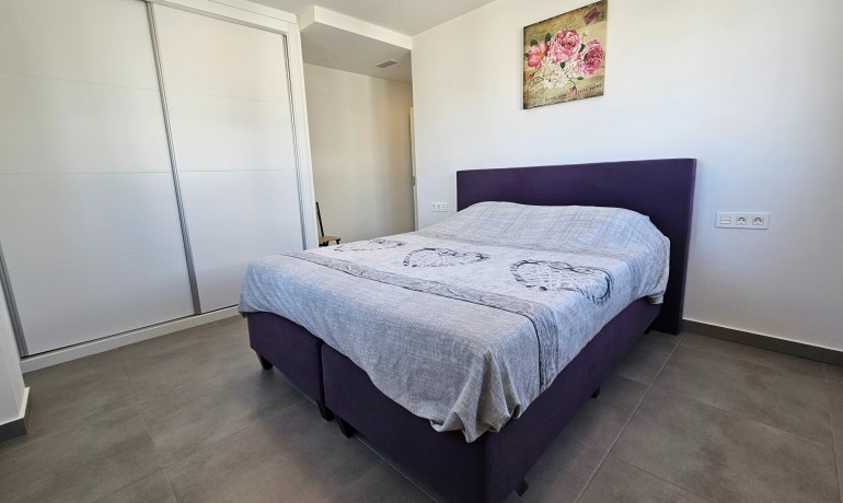 Herverkoop - Villa -
La Marina