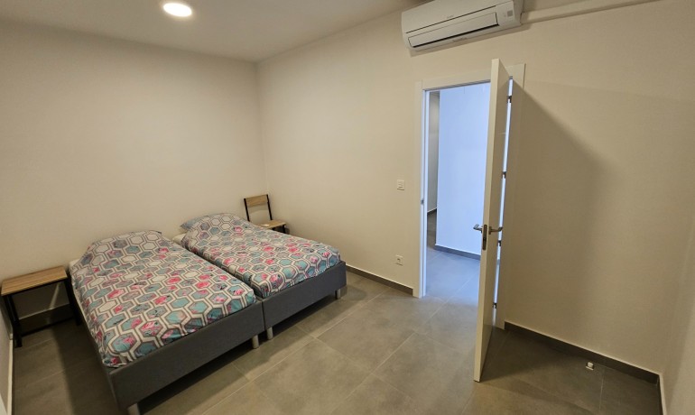 Herverkoop - Villa -
La Marina