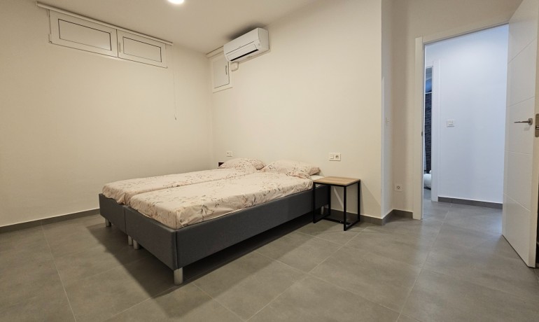 Herverkoop - Villa -
La Marina