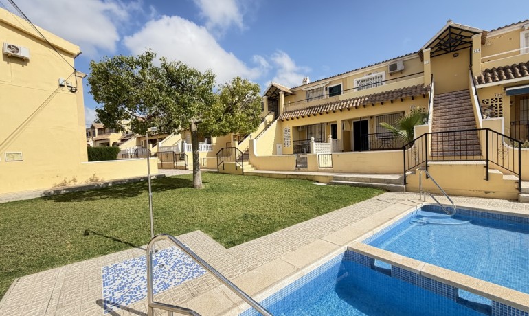 Venta - Apartamento / piso -
Villamartin