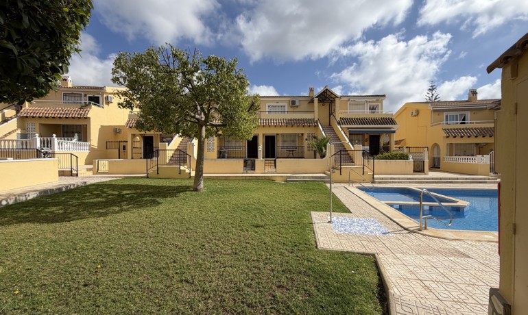 Venta - Apartamento / piso -
Villamartin