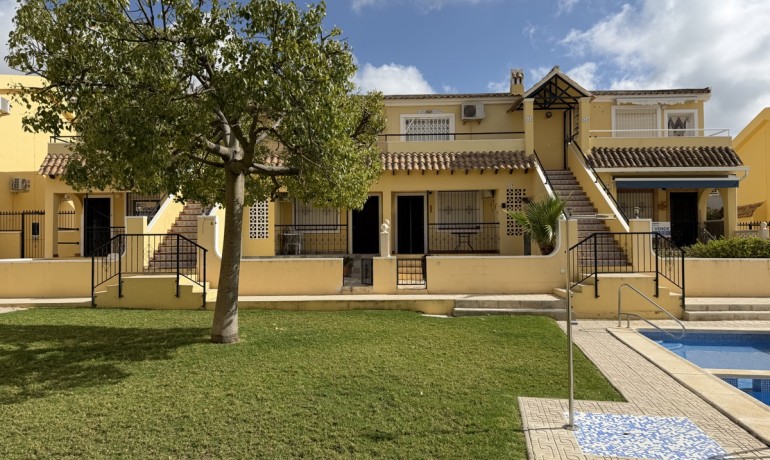 Venta - Apartamento / piso -
Villamartin