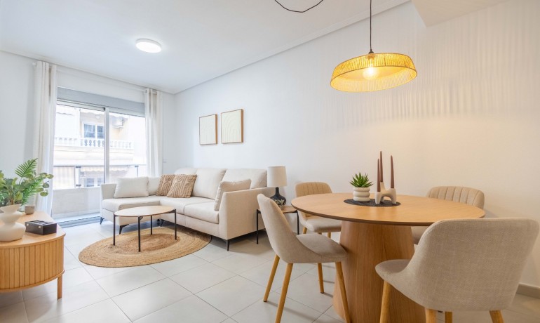 Venta - Apartamento / piso -
Torrevieja Centro - Playa del Cura