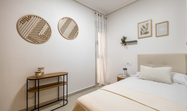 Venta - Apartamento / piso -
Torrevieja Centro - Playa del Cura