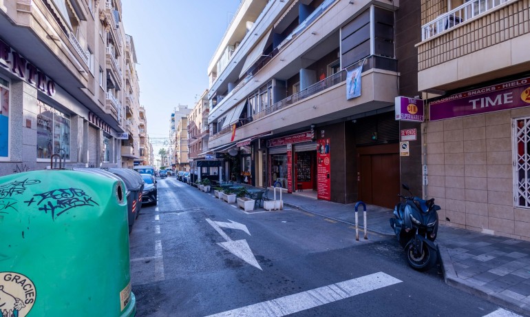 Venta - Apartamento / piso -
Torrevieja Centro - Playa del Cura
